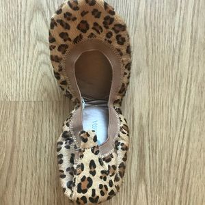 Yosi Samara leopard print convertible flat size 10